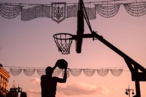 九游sports-篮球专项技能训练方法与教学改革，篮球基本技能训练