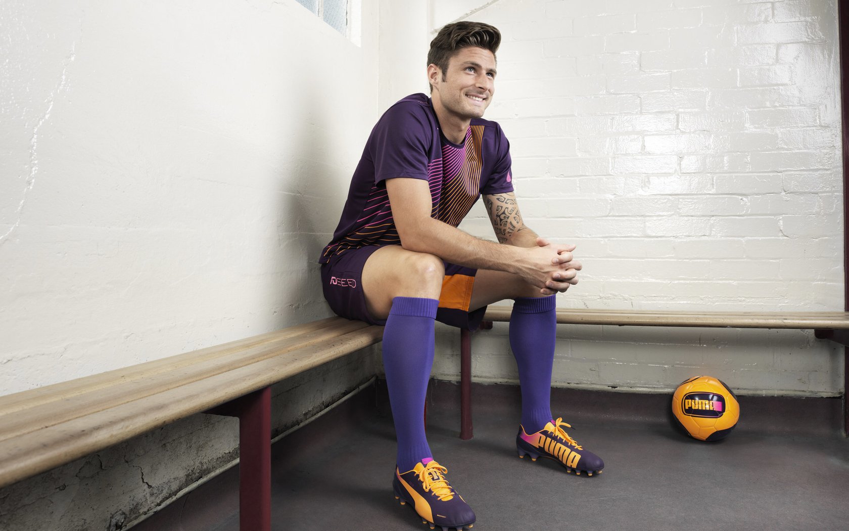 世界杯：不少青训教练组织学员集体观看战术硬核分析节目